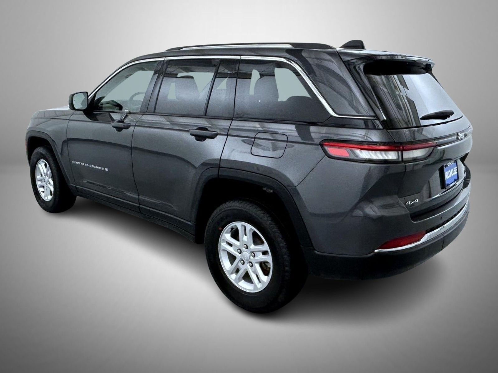 2023 Jeep Grand Cherokee Laredo photo 7