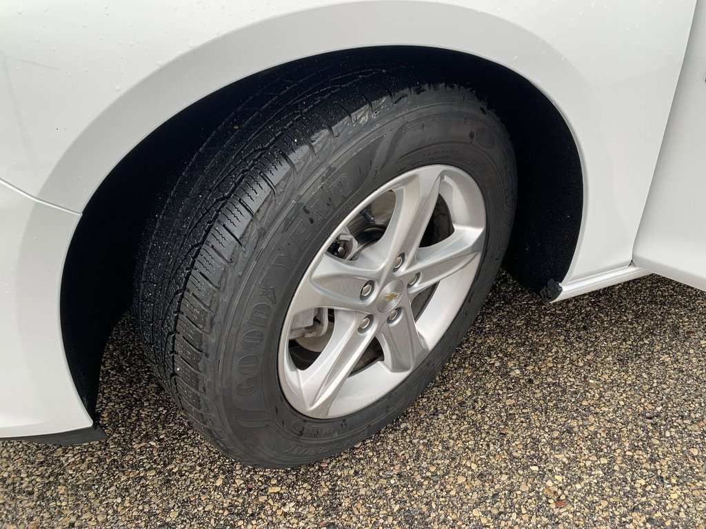 Certified 2022 Chevrolet Malibu 1FL with VIN 1G1ZC5ST8NF186757 for sale in Watertown, WI