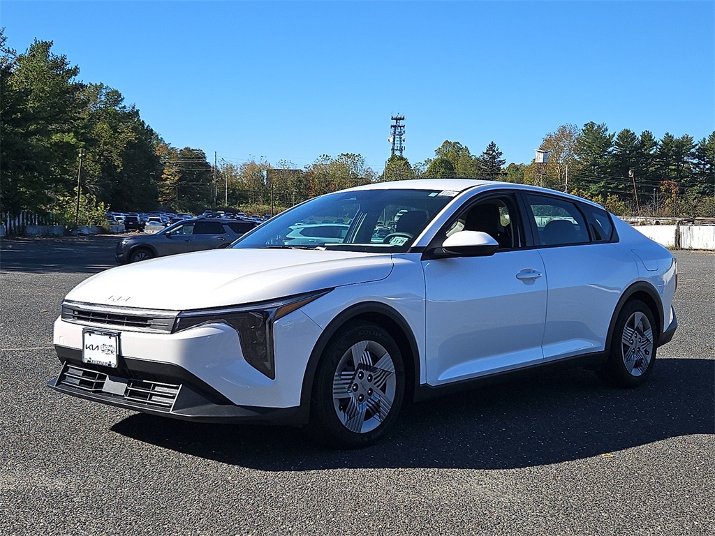 2025 Kia K4 LX photo 3
