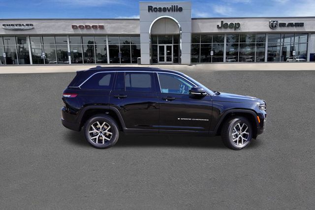 2025 Jeep Grand Cherokee Limited photo 2