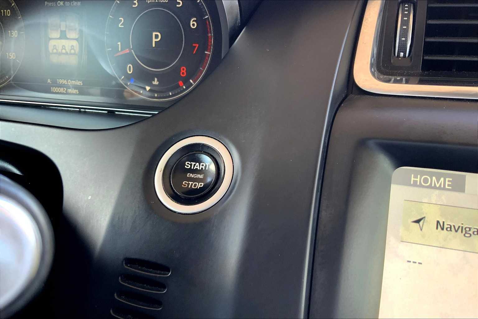 2018 Jaguar E-PACE SE photo 32
