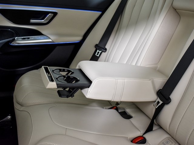 2026 Mercedes Benz E 350 4MATIC Sedan photo 34