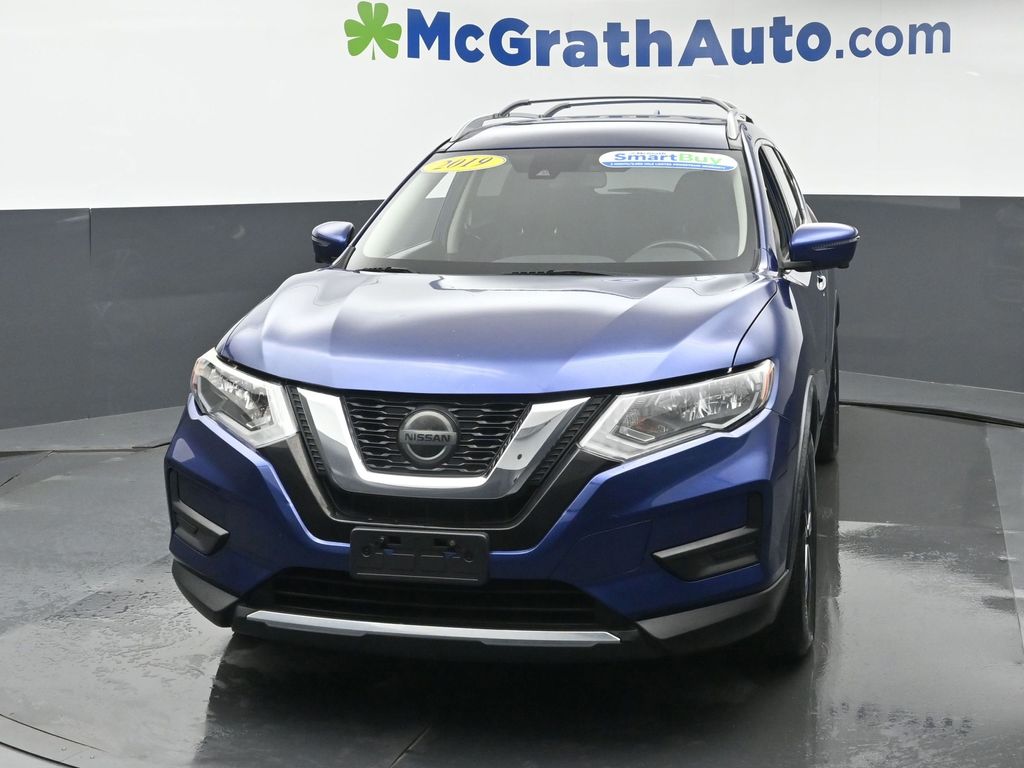 2019 Nissan Rogue SV photo 4