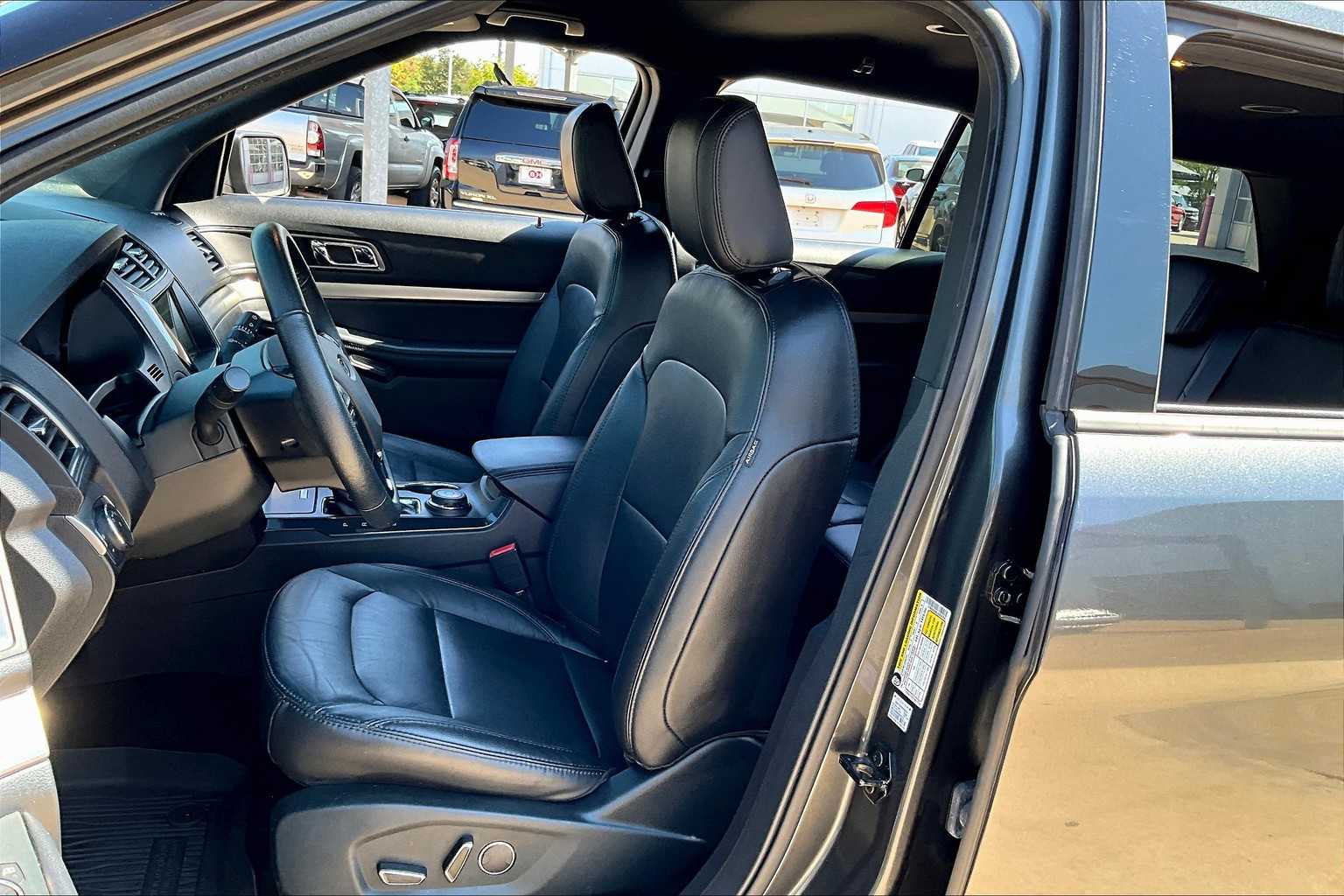 2018 Ford Explorer XLT photo 7