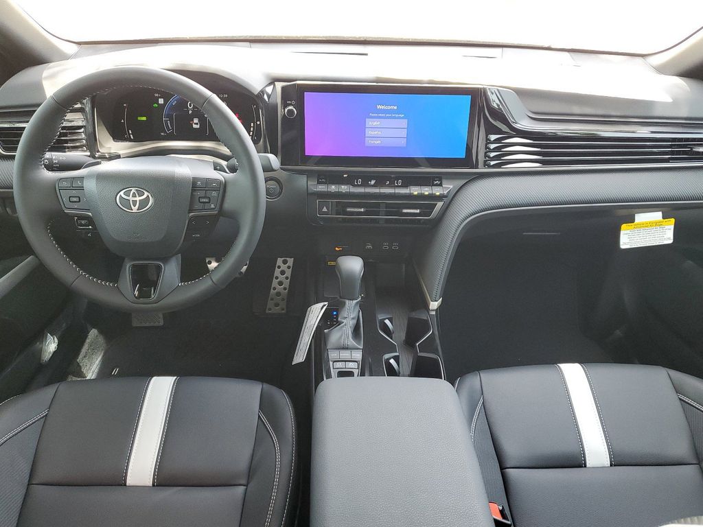 2025 Toyota Camry SE photo 14