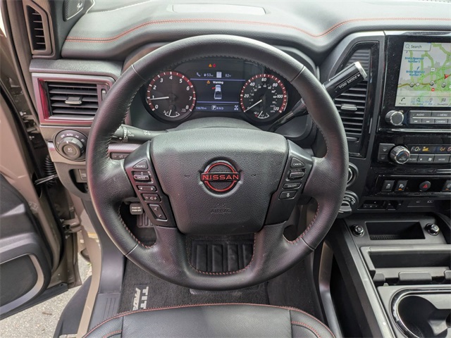2024 Nissan Titan PRO-4X photo 13