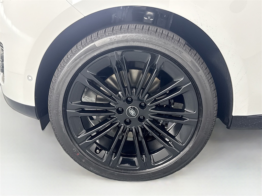 2025 Land Rover Range Rover SE photo 26