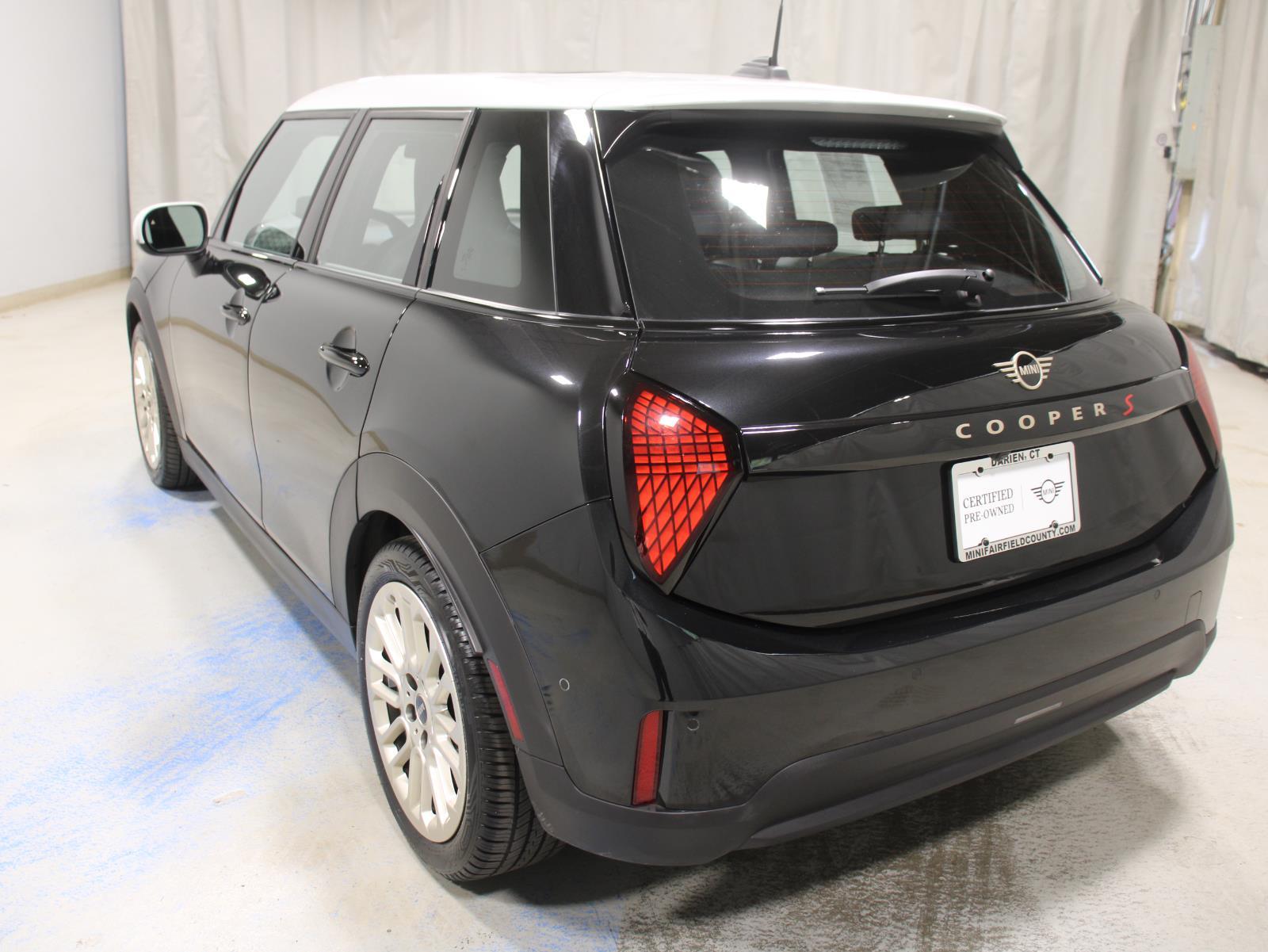 2025 Mini Cooper S Hardtop 4 Door photo 6