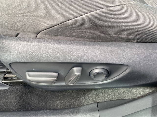 2022 Toyota RAV4 Hybrid SE photo 4
