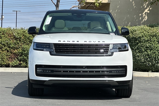 2024 Land Rover Range Rover SE photo 7