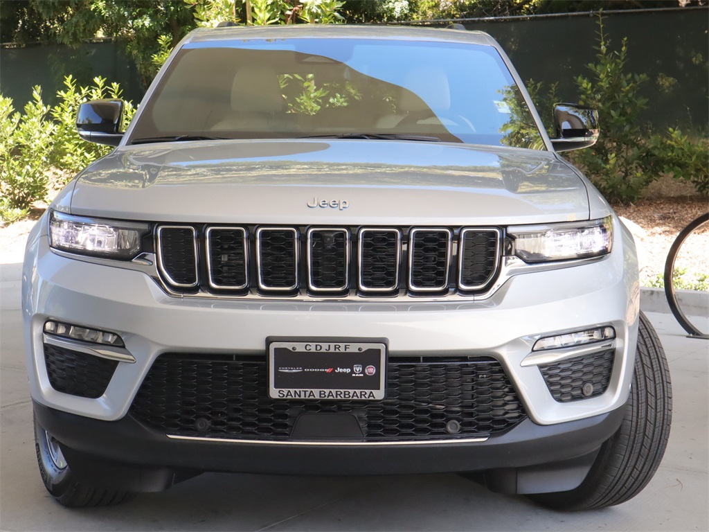 2023 Jeep Grand Cherokee Overland photo 3