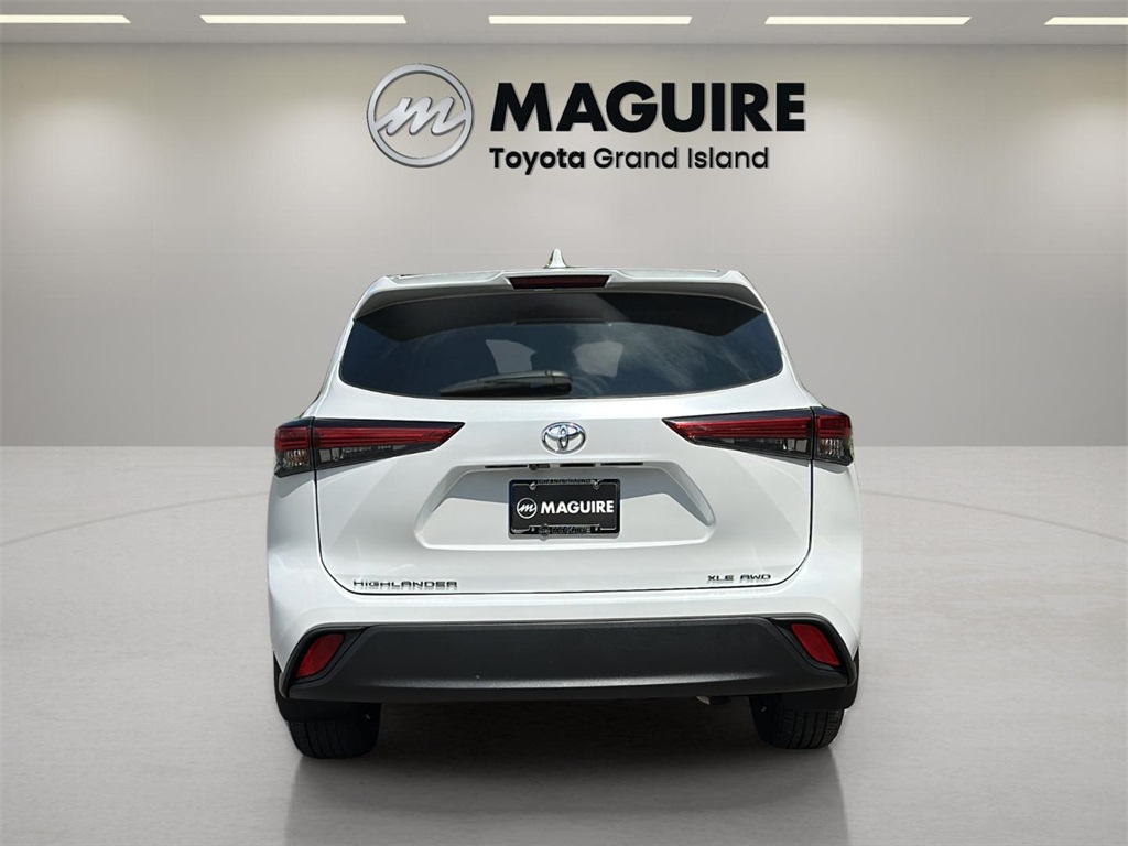 2022 Toyota Highlander XLE photo 4