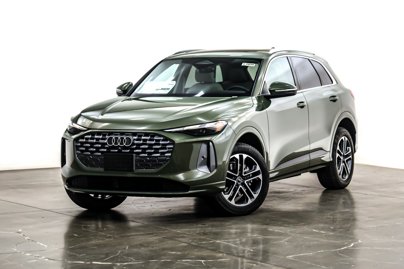 2025 Audi New Q5 Premium's photo