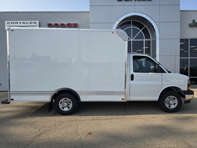 2025 Chevrolet Express 3500 Work Van photo 2
