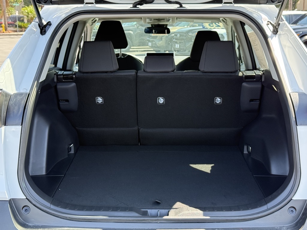 2025 Toyota RAV4 LE photo 15