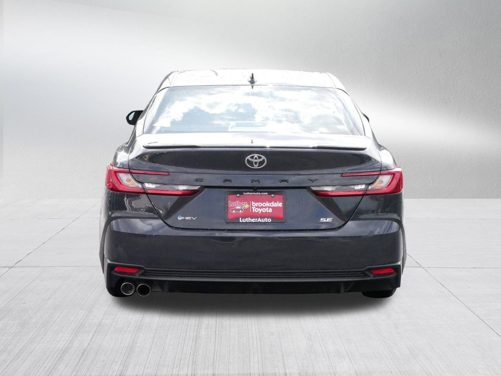 2025 Toyota Camry SE photo 6
