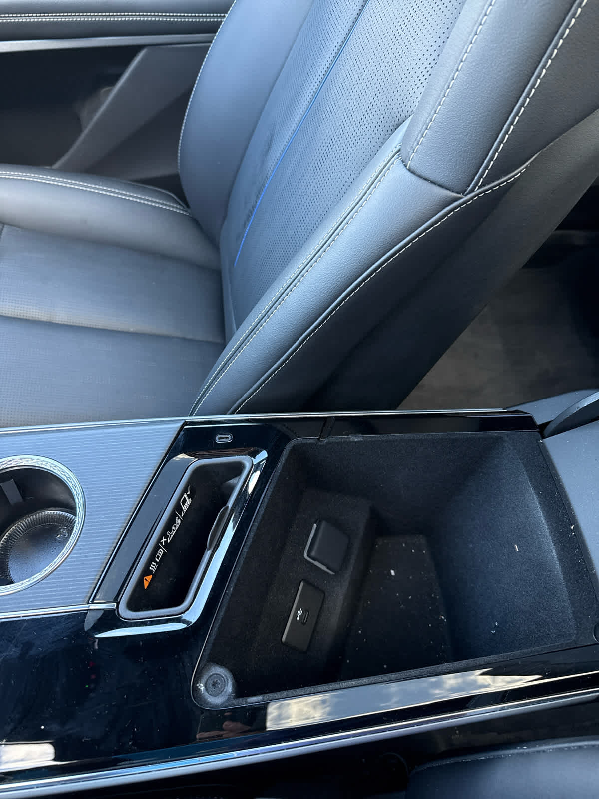 2025 Cadillac Lyriq Luxury photo 28