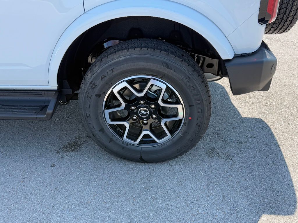 2025 Ford Bronco Outer Banks photo 42