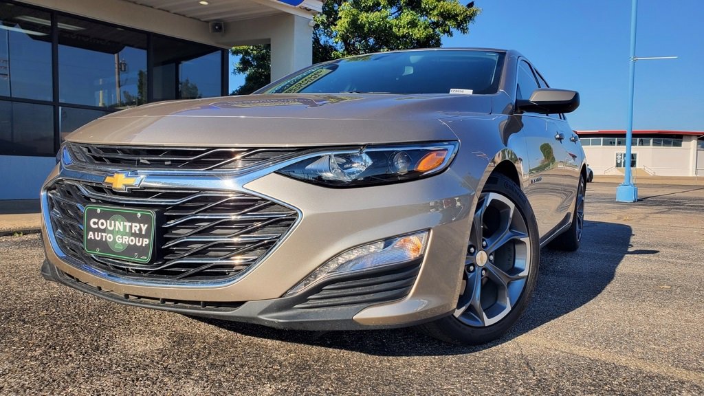 2024 Chevrolet Malibu 1LT photo 3