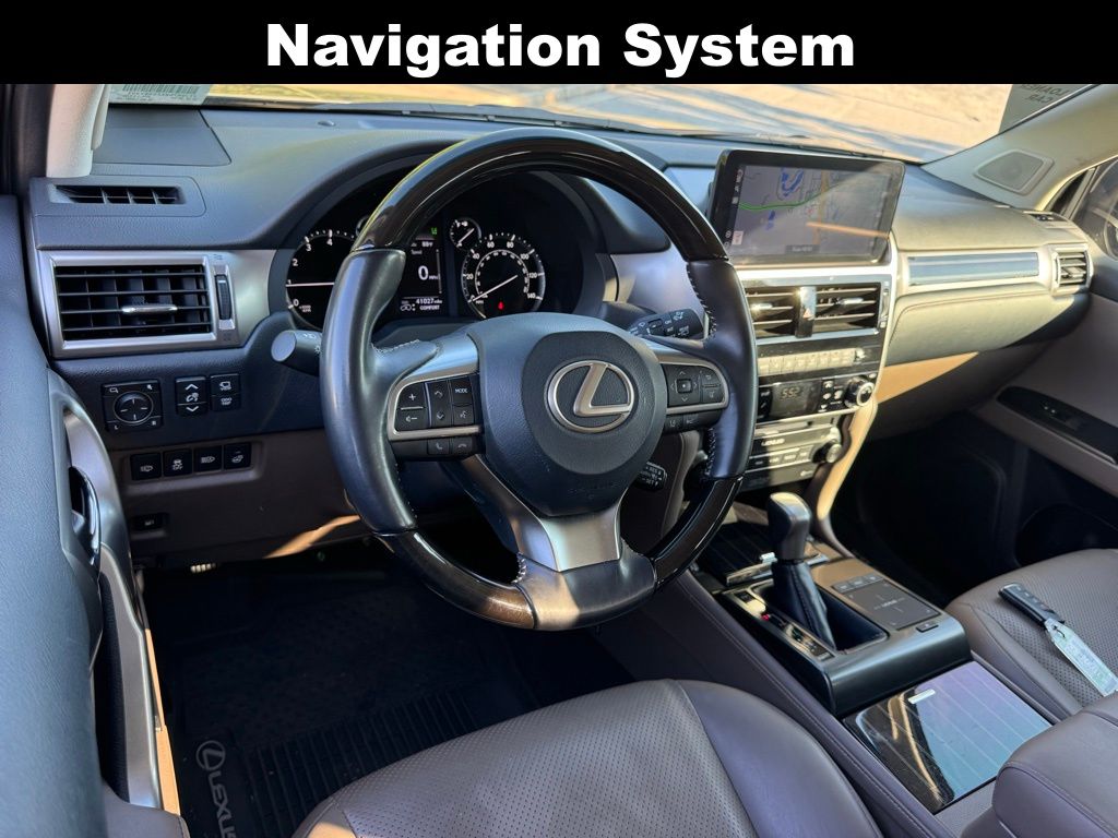 2023 Lexus GX 460 Luxury photo 2