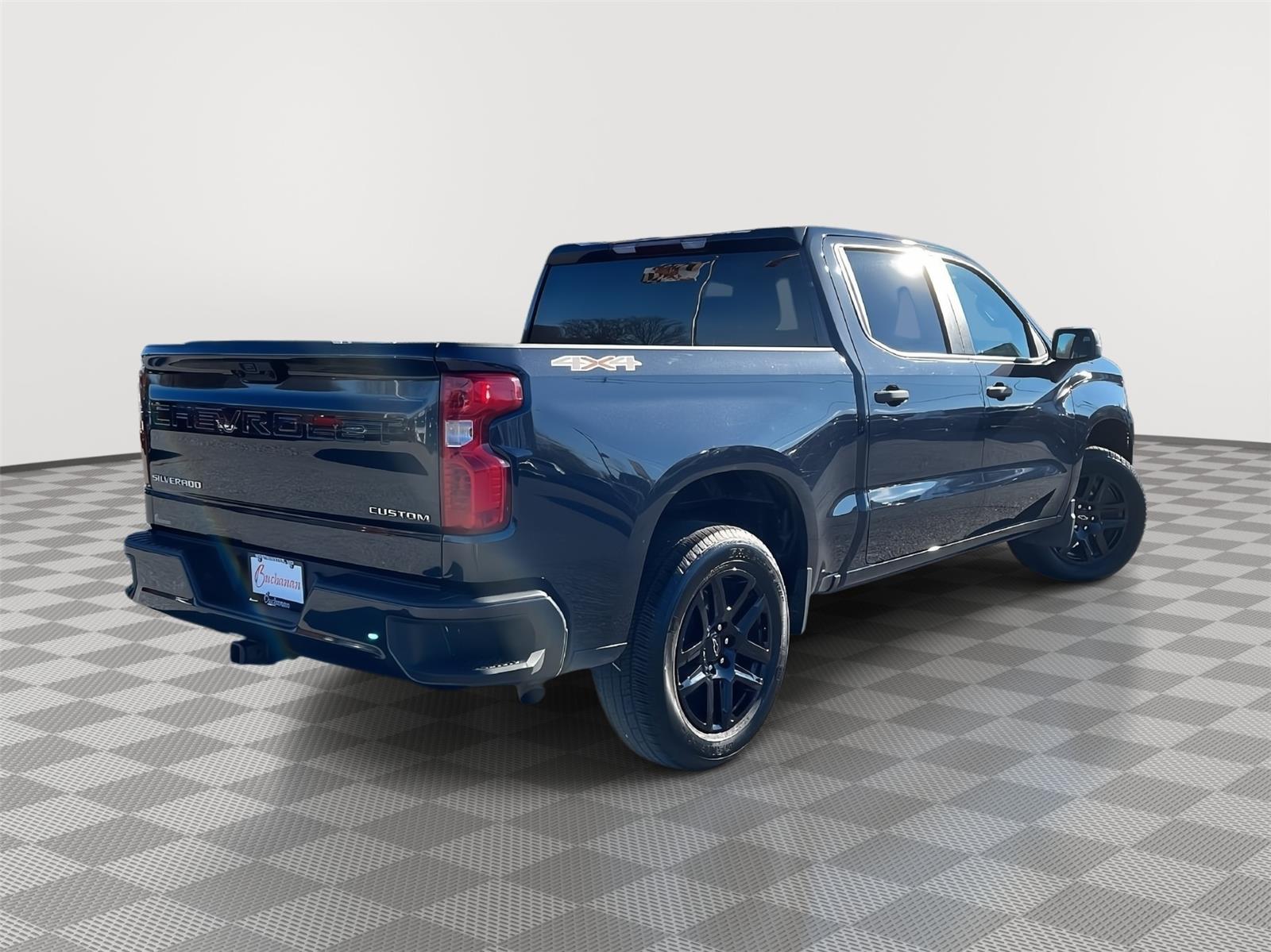 2023 Chevrolet Silverado 1500 Custom Trail Boss photo 3
