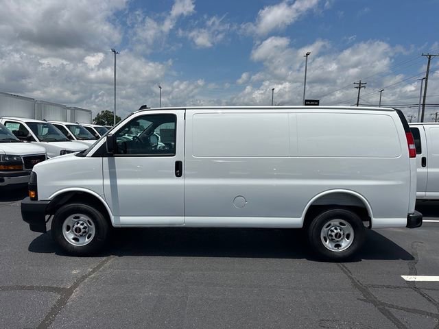 2025 Gmc Savana Cargo 2500 photo 2