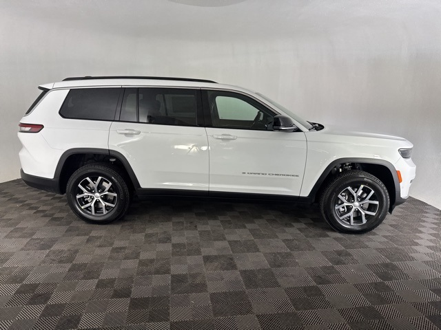 2025 Jeep Grand Cherokee Limited photo 4