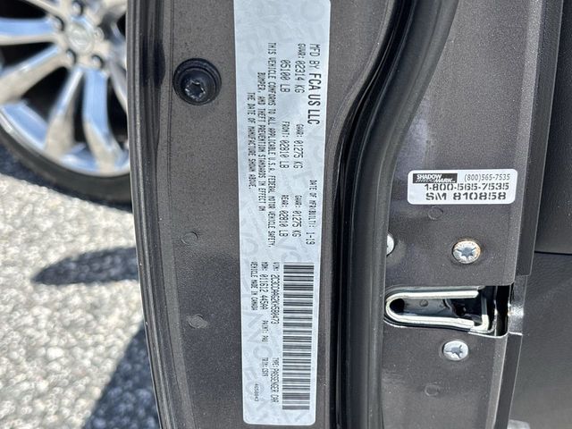 2019 Chrysler 300 Touring photo 32