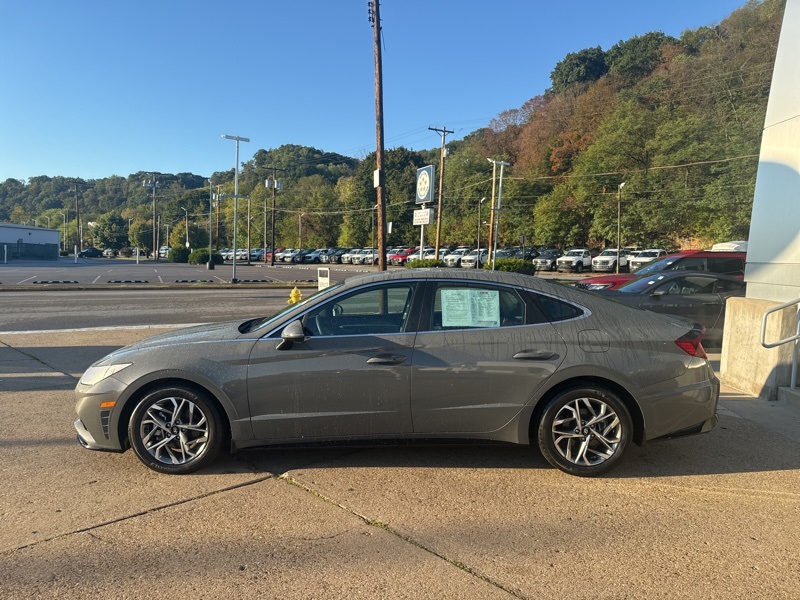 2022 Hyundai Sonata SEL photo 4