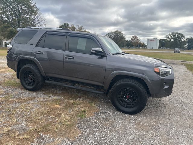 2022 Toyota 4Runner SR5 Premium photo 3