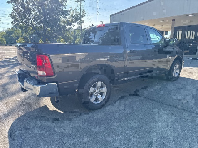 2023 Ram 1500 Classic SLT photo 3