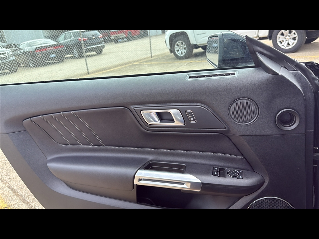 2023 Ford Mustang GT photo 5