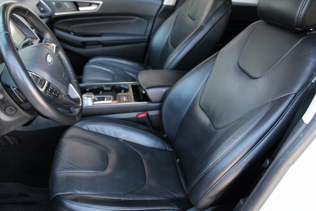 2019 Ford Edge Titanium photo 17
