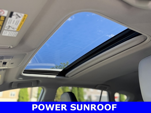 2016 Toyota RAV4 Limited photo 15