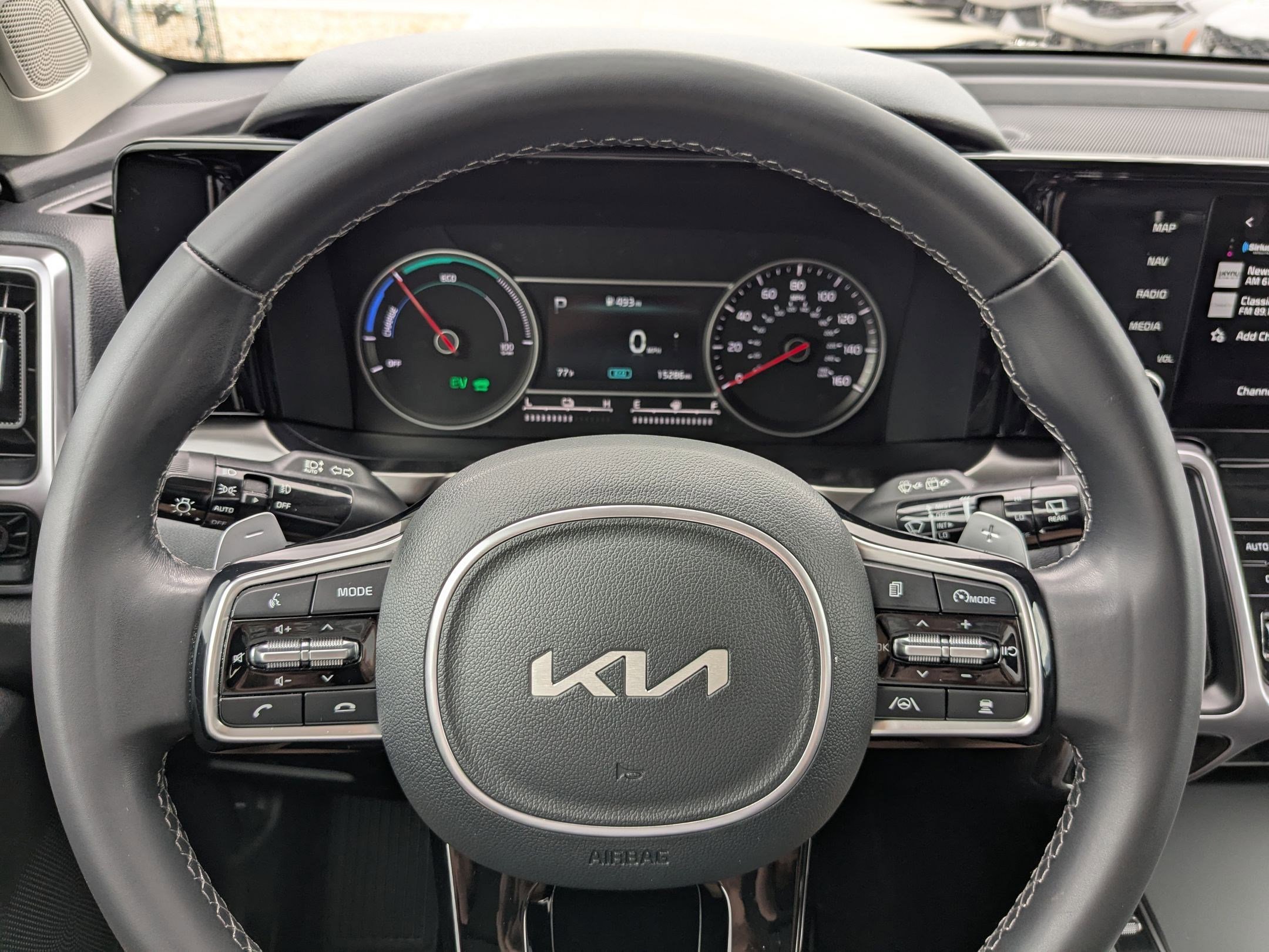 2023 Kia Sorento Hybrid EX photo 13