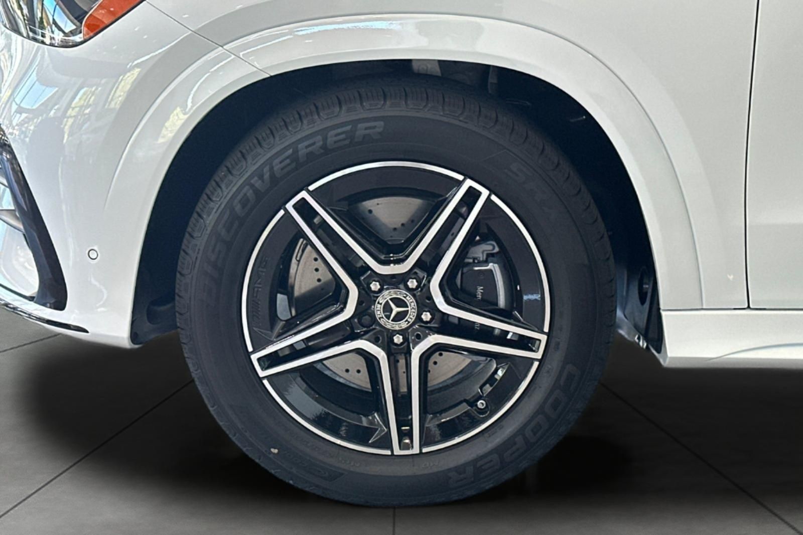 2026 Mercedes Benz GLE 450 4MATIC photo 4