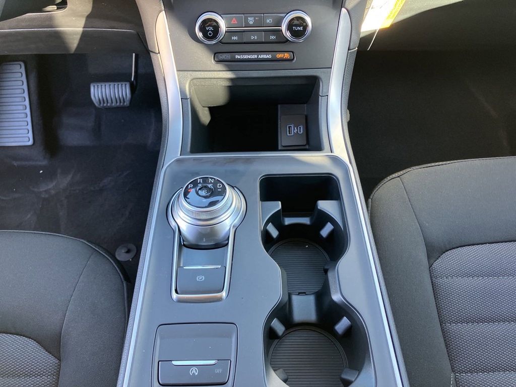 2024 Ford Edge SE photo 7