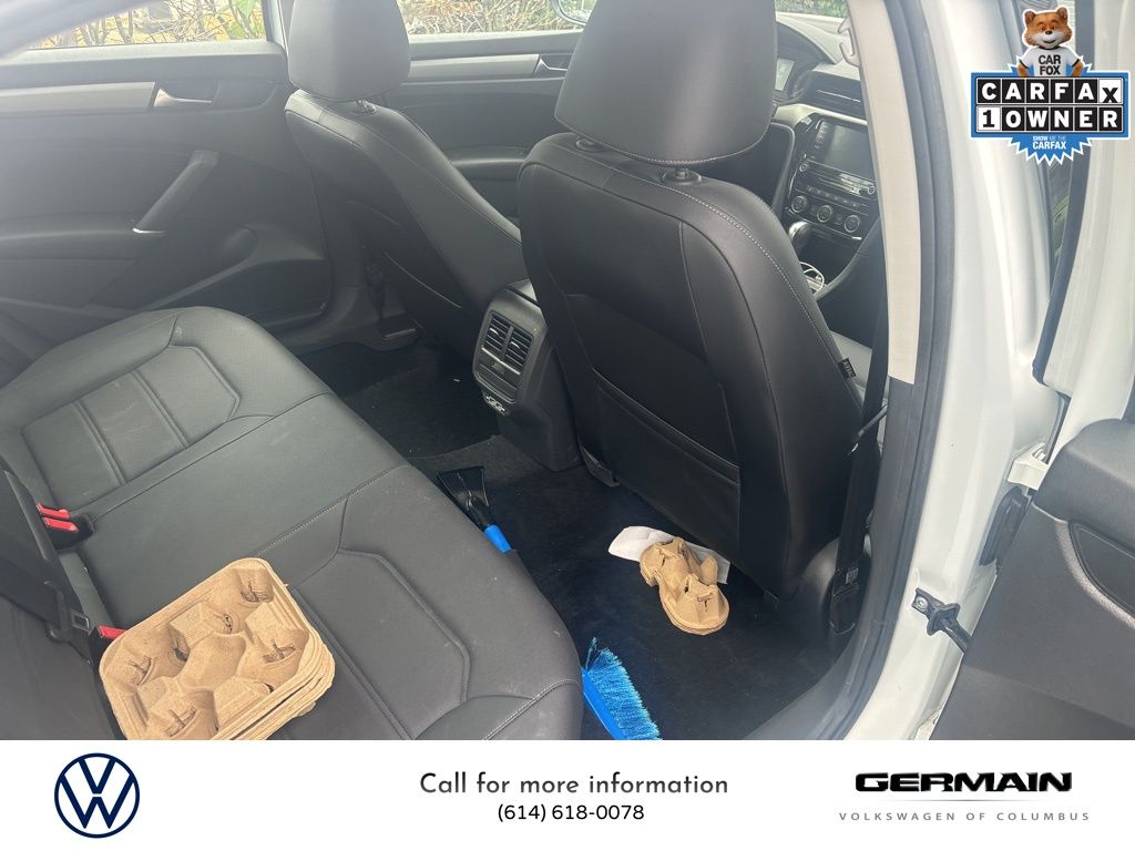 2022 Volkswagen Passat 2.0T SE photo 3