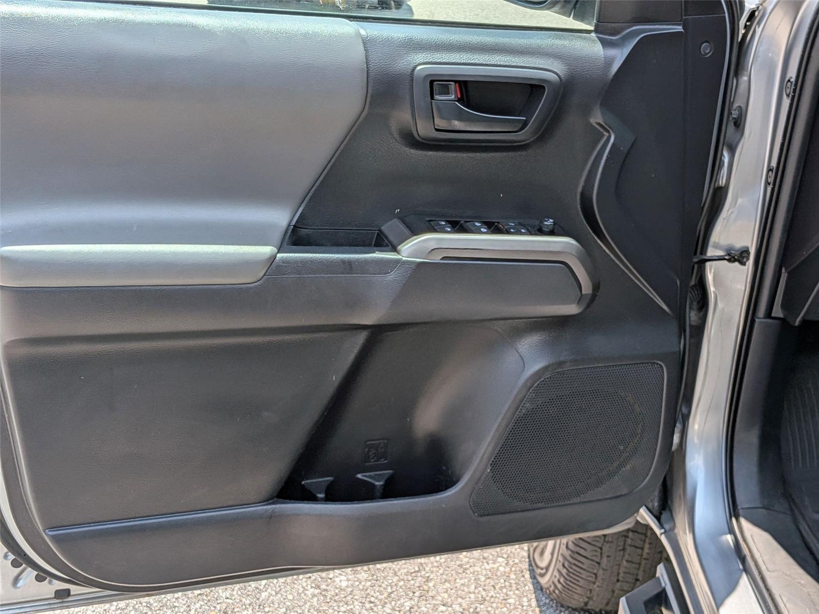 2023 Toyota Tacoma SR5 Double Cab V6 photo 11