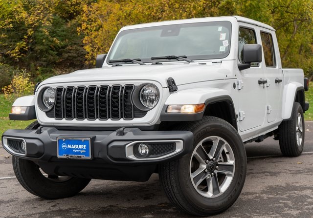 2024 Jeep Gladiator Sport S's photo