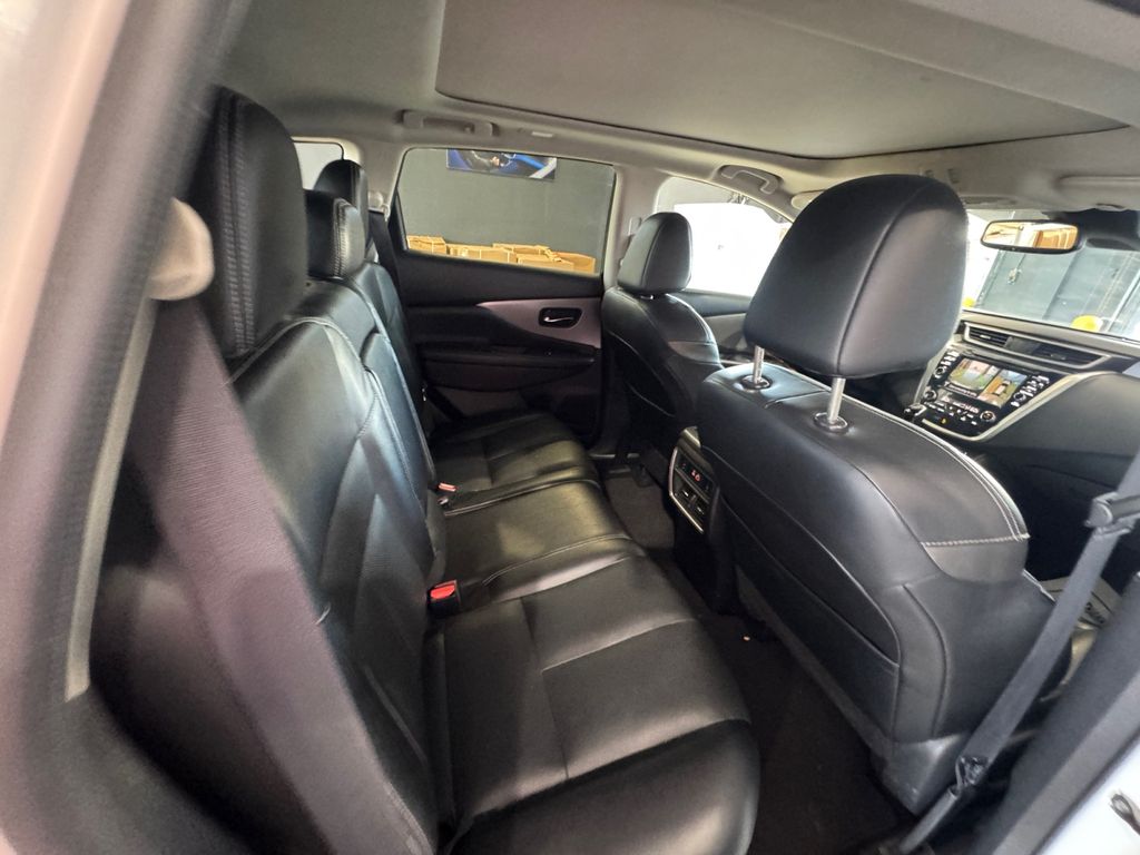 2021 Nissan Murano SL photo 17