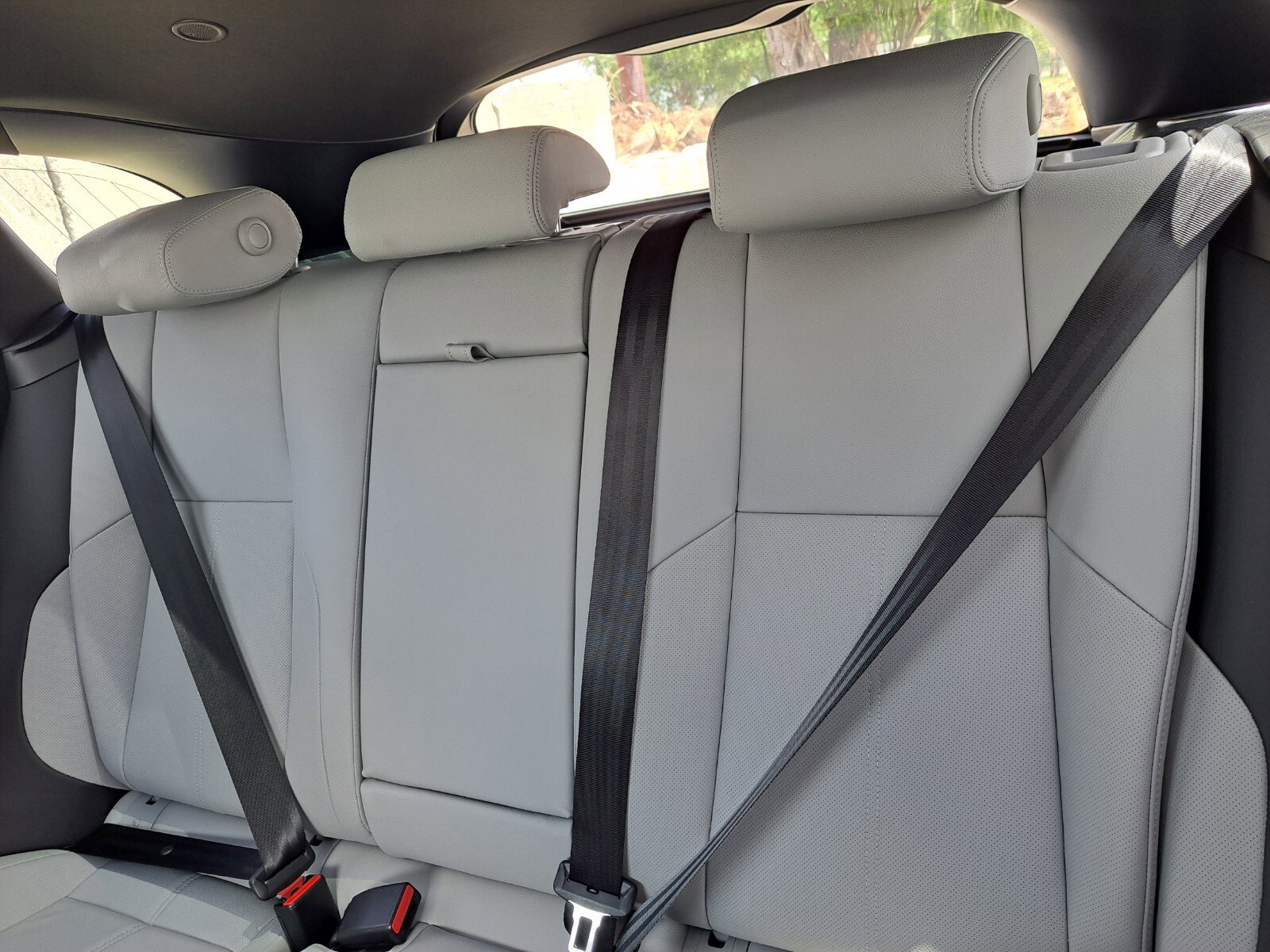 2026 Land Rover Range Rover Velar SE photo 15