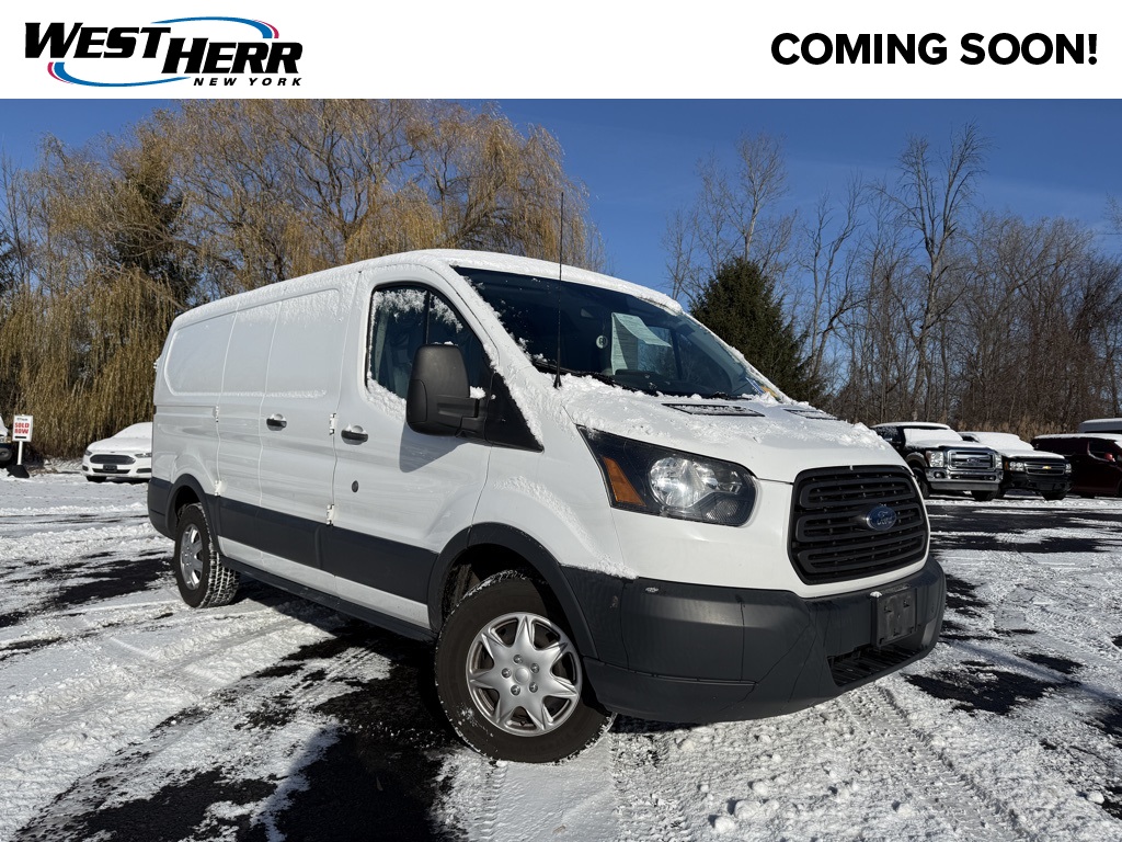 2016 Ford Transit Base's photo