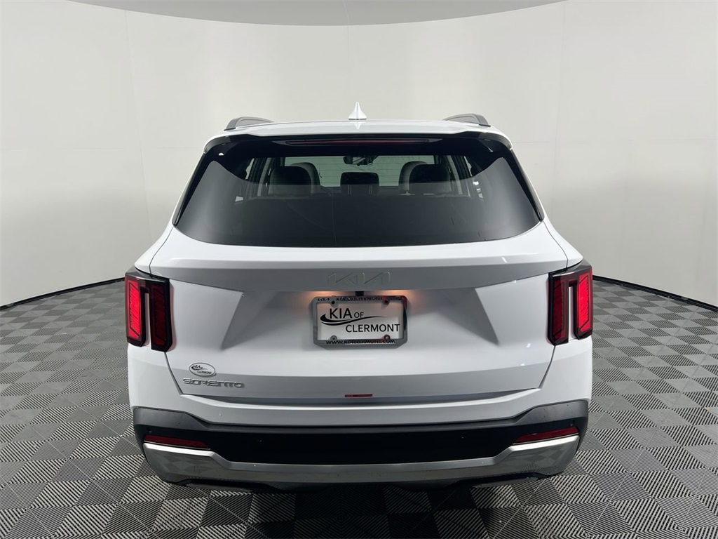2025 Kia Sorento S photo 2