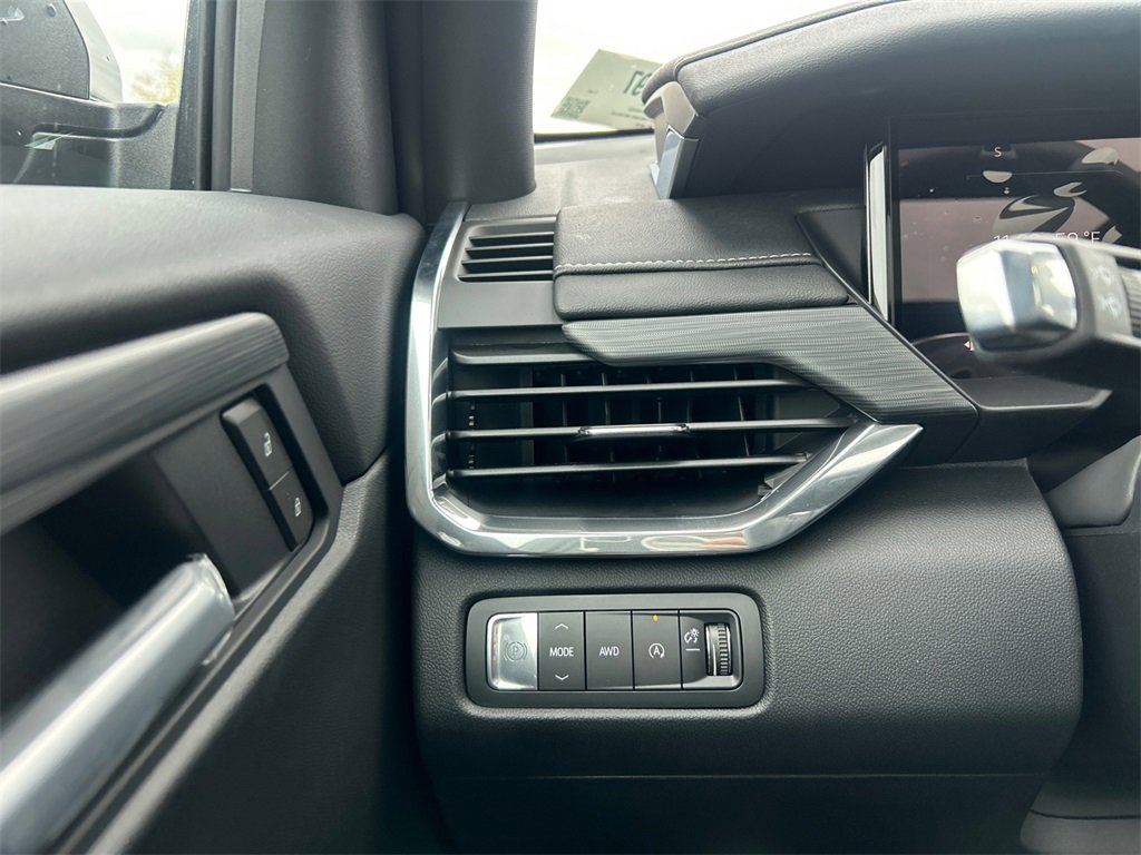 2026 GMC ACADIA - Image 17