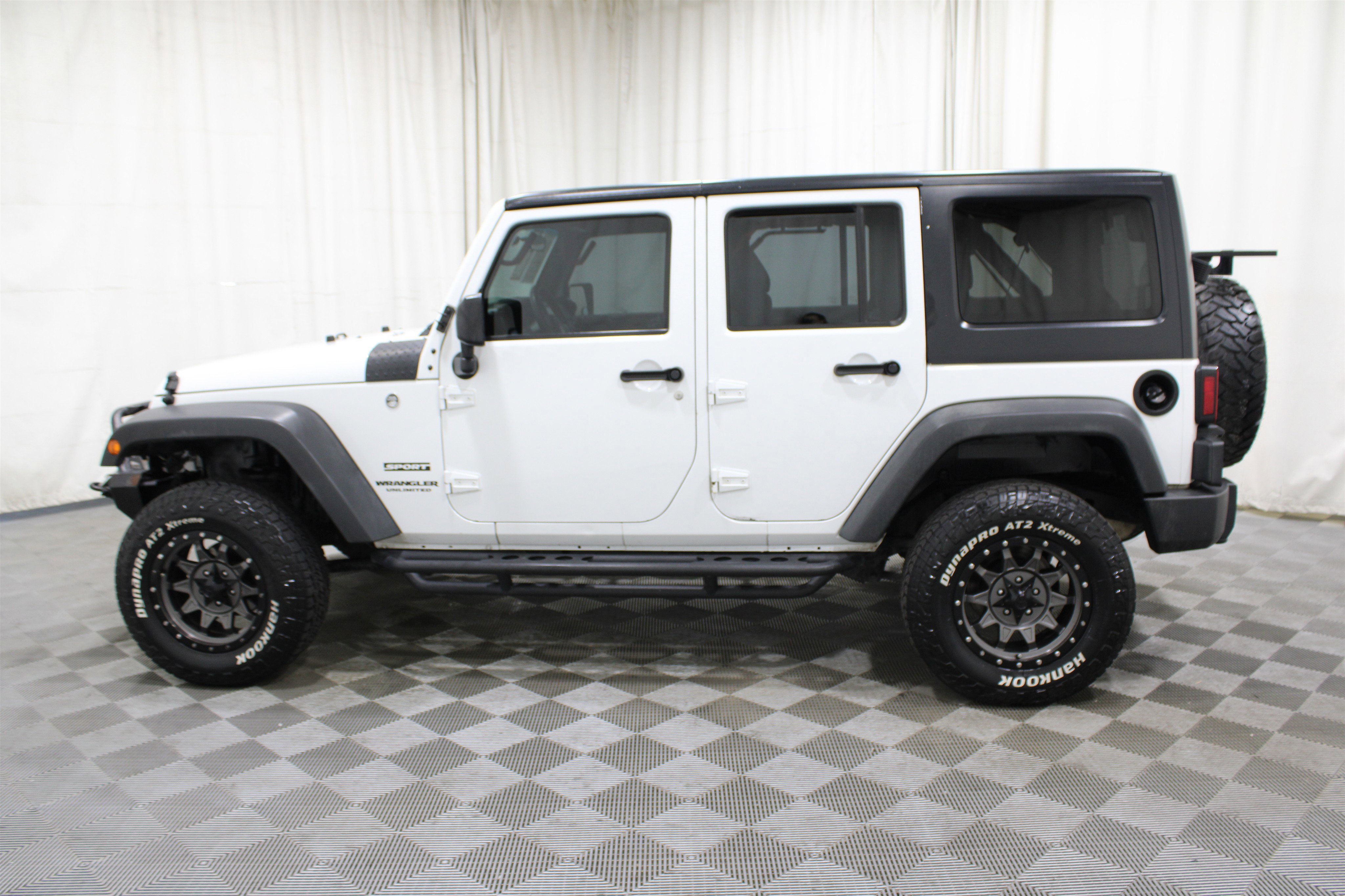 2017 Jeep Wrangler Unlimited Sport photo 13
