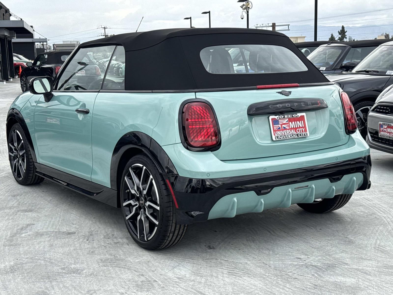 2026 Mini Cooper Convertible Iconic photo 3