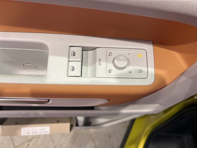 2025 Volkswagen ID. Buzz photo 14