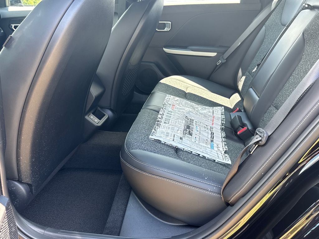 2025 Kia K4 GT-Line photo 19