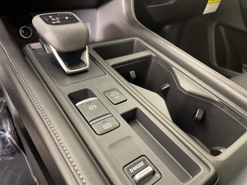 2025 Nissan Pathfinder S photo 29